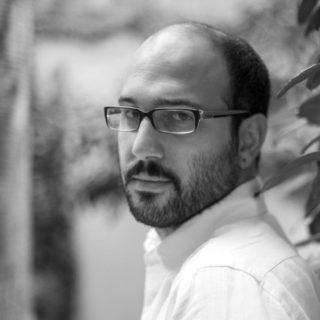 [Έξω η ζωή που ανασαίνει όπως και πρώτα], του Χρήστου Μιχαήλ