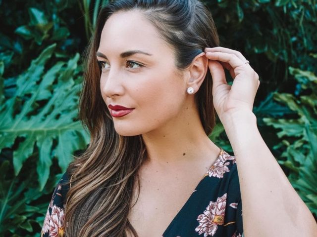 Κάνε το δέρμα σου να λάμψει με αυτό το προϊόν που έχουμε όλοι στην κουζίνα μας