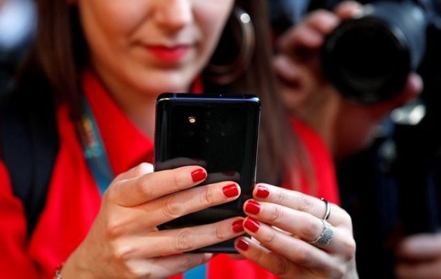 Η Nokia παρουσίασε το πρώτο τηλέφωνο με πέντε κάμερες [ΒΙΝΤΕΟ]