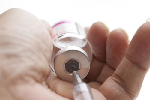 ΣΥΡΙΖΑ: «Ο κ. Μητσοτάκης ας σταματήσει να μετατρέπει την Ελλάδα σε ψωροκώσταινα των εμβολίων»
