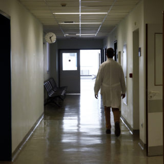 Διαμαρτυρίες για τραυματισμό γιατρού στο Ιπποκράτειο, μετά από πτώση του ασανσέρ του νοσοκομείου