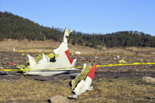 WSJ: Τι αναφέρει το προκαταρκτικό πόρισμα για τη συντριβή του Boeing στην Αιθιοπία