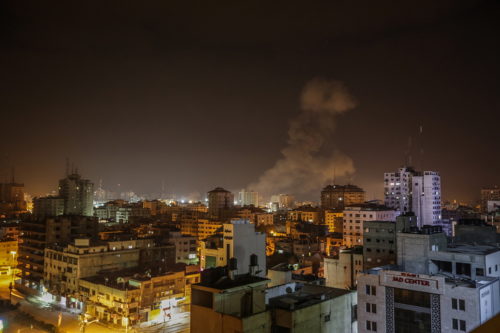 Το Ισραήλ έπληξε περίπου εκατό θέσεις της Χαμάς