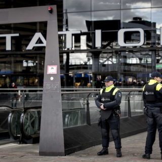 Τρεις νεκροί και εννέα τραυματίες από τους πυροβολισμούς στο τραμ της Ουτρέχτης