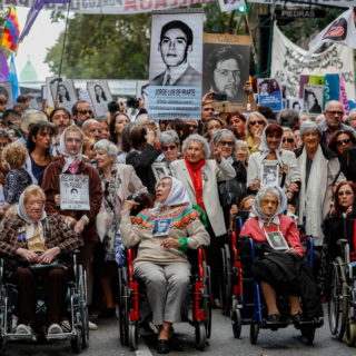 Οι Αργεντινοί δεν ξεχνούν τα δεινά της στρατιωτικής δικτατορίας του Βιδέλα