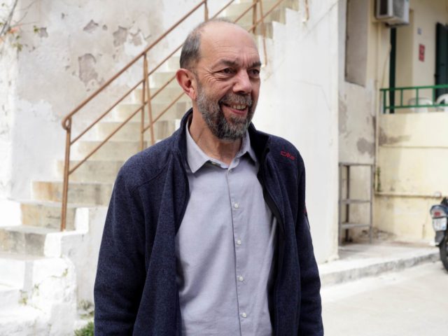 Νίκος Μπελαβίλας: «Μπασκετμπολίστες, μάνατζερ ποδοσφαιρικών ομάδων, άσχετοι με το αντικείμενο επιχειρούν να διοικήσουν το δεύτερο μεγαλύτερο λιμάνι της Μεσογείου, πράγμα που φυσικά δεν γίνεται.»