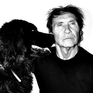 Δέκα χρόνια πριν, στο κτήμα του στην Παιανία, ο Φαίδων Γεωργίτσης εξήγησε πώς «έκοψε το μουστάκι»…