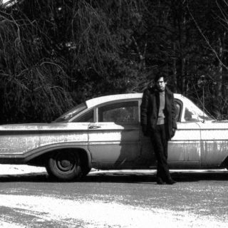 Ο Rafael Mahdavi διανύει εδώ ένα ιλιγγιώδες δεύτερο μισό του 20ού αιώνα ενώ έχει επιλέξει την Ελλάδα για πολλοστή πατρίδα