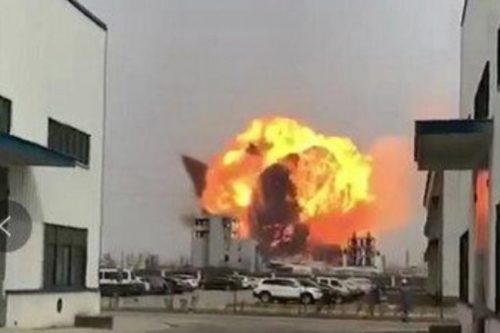 Τραυματίες από ισχυρή έκρηξη σε χημικό εργοστάσιο στην Κίνα