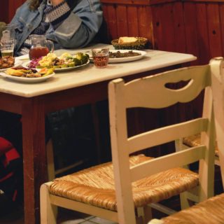 Στο Κουτουκάκι της Κυρά Γιώτας θα φας υπέροχο συκώτι, ίσως πετύχεις και ένα αυθόρμητο γλέντι