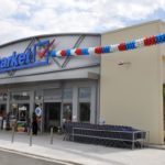 Απολύθηκε η διευθύντρια του My Market που απαιτούσε από τους εργαζόμενους να είναι πάντα χαμογελαστοί