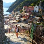 Ιταλία: Πρόστιμο στους τουρίστες που κάνουν πεζοπορία με σαγιονάρες σε αυτή την παραλιακή πόλη