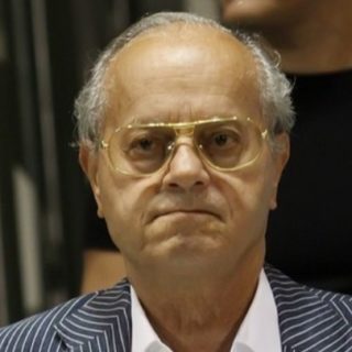 Σε λαϊκό προσκύνημα η σορός του Θανάση Γιαννακόπουλου