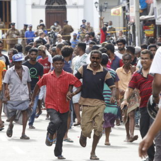 Σρι Λάνκα: Επτά καμικάζι βομβιστές έλαβαν μέρος στις επιθέσεις σε εκκλησίες και πολυτελή ξενοδοχεία υποστηρίζουν οι τοπικές αρχές