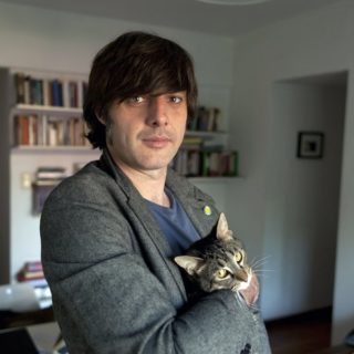 Γιατί αξίζει να διαβάσετε τη «Φωτεινή Πολιτεία» του Ισπανού Andrés Barba