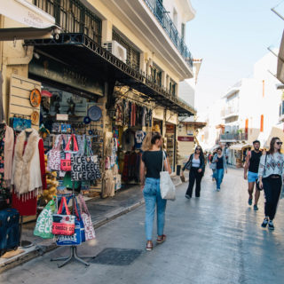 This is Athens with a Local: Θα ήθελες να συστήσεις τις αγαπημένες σου πλευρές της πόλη στους επισκέπτες της;