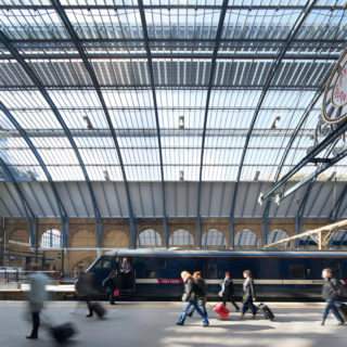 4 στάσεις στο Λονδίνο του αρχιτέκτονα Τάσου Γεωργαντζή