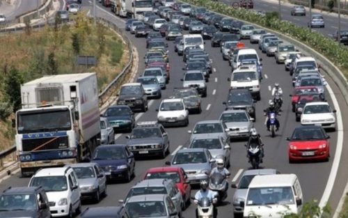 Κορονοϊός: Τι σημαίνει «απαγόρευση κυκλοφορίας» και πόσο πιθανό είναι να την επιβάλλει η κυβέρνηση;