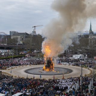 Το κάψιμο του Boeoegg σηματοδοτεί το τέλος του χειμώνα στην Ελβετία