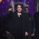 Η μυθική αντίδραση του Robert Smith από την τελετή ένταξης των Cure στο Rock and Roll Hall of Fame (BINTEO)