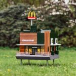 McHive: Το μικρότερο McDonald’s στον κόσμο (για μέλισσες)
