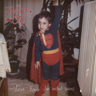 Λίγο πριν ανέβει τα Πανοραμικά Σκαλιά του ΚΠΙΣΝ, ακούστε αποκλειστικά το “The Girl With The Golden Hair” του Prins Obi