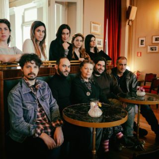 Είδαμε το θεατρικό «Ο στρατηγός κάνει φασαρία στην πλατεία» του Μάκη Τσίτα