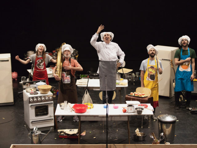 Με την “Cooking Orchestra” ο Δημοσθένης Γρίβας θέλει να αποκαλύψει στα παιδιά τον υπέροχο κόσμο της μουσικής – και της μαγειρικής
