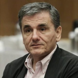 Ευκλείδης Τσακαλώτος: «Ο ΣΥΡΙΖΑ βάζει πλάτη, όπως ποτέ δεν είχε διανοηθεί η ΝΔ να κάνει».