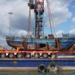 Ένα ψαράδικο-φέρετρο 800 προσφύγων εκτίθεται στη Μπιενάλε της Βενετίας