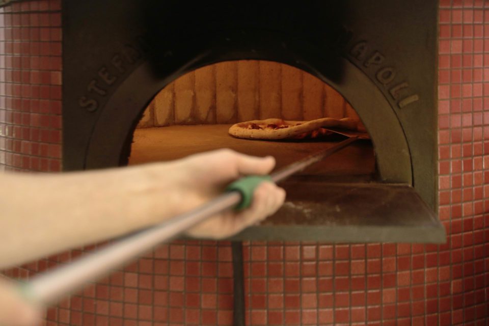 Granello Η νέα πίτσα του κέντρου που μας έχει ξετρελάνει POPAGANDA