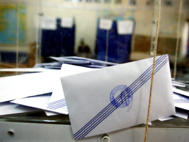 H υψηλότερη αποχή των μεταπολιτευτικών χρόνων σημειώθηκε στις χθεσινές αυτοδιοικητικές εκλογές