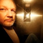 Ο υπουργός Εσωτερικών της Βρετανίας επικύρωσε το αίτημα για έκδοση στις ΗΠΑ του Τζούλιαν Ασάνζ