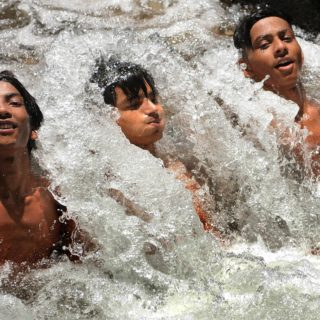 Ο καύσωνας χτυπάει, ήδη, το Νέο Δελχί