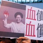 Χονγκ Κονγκ: Εκ νέου συγγνώμη ζητά η επικεφαλής της κυβέρνησης Κάρι Λαμ