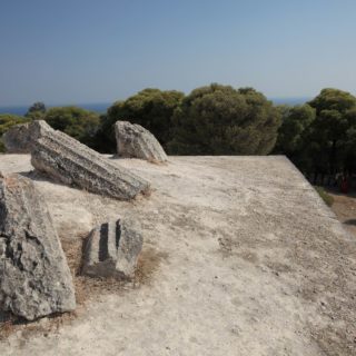 Φωτογραφικό οδοιπορικό σε τοπία κι αρχαιότητες.