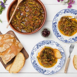 Έχουμε συνταγή που θα σου αλλάξει τη γνώμη για τις μπάμιες τις λαδερές