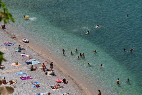 Nέα Κοινή Υπουργική απόφαση για τους κανόνες τήρησης αποστάσεων στις παραλίες