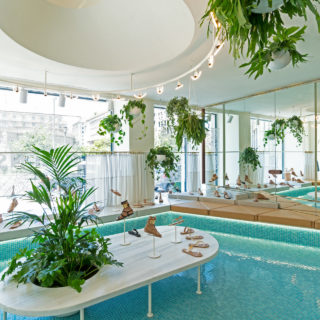 Σε ένα κτίριο του 1907, τo πρώτο κατάστημα των Ancient Greek Sandals αποτελεί μια νέα μοναδική εμπειρία για την Αθήνα