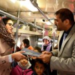 H οργάνωση Charmagz κάνει τα λεωφορεία κινητές βιβλιοθήκες