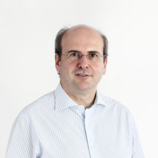 Κύριε Χατζηδάκη, γιατί είναι τόσο δύσκολο στη Νέα Δημοκρατία να στρίψει προς το Κέντρο;