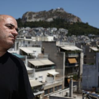 Ο Γιάννης Γιουλούντας πιστεύει ότι το δίλημμα της εποχής μας είναι ουτοπία ή δυστοπία. Κι επιλέγει το πρώτο.