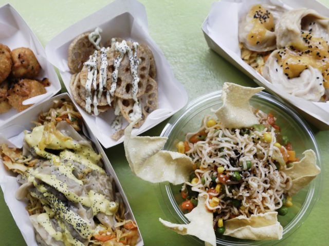 Chomolungma: Το νέο street food της Αθήνας που μας ταξιδεύει στο Θιβέτ