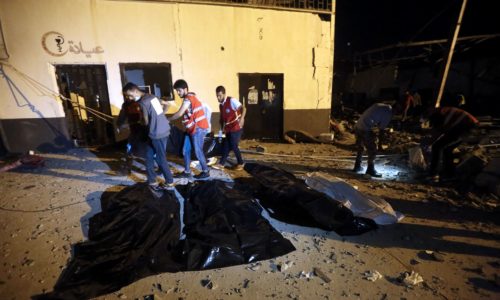 40 μετανάστες νεκροί στη Λιβυή μετά από αεροπορική επιδρομή σε κέντρο κράτησης