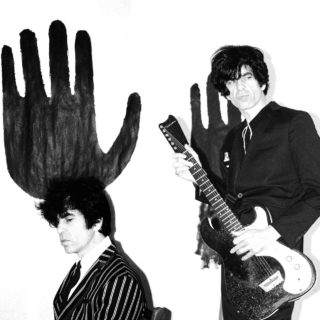 Ίαν Σβενόνιους: Underground είδωλο, μισεί τους πλούσιους, δεν ψάχνει στο ροκ τη λύση στα προβλήματά του