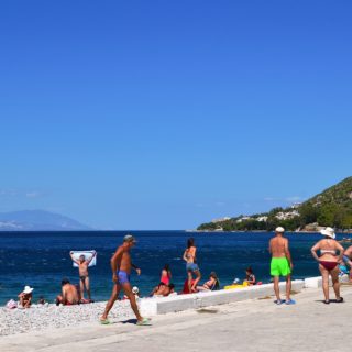 Καμένα Βούρλα, Μέθανα, Λουτράκι: Εγκώμιο Παλιών Λουτροπόλεων