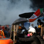 Χρήση δακρυγόνων έκανε και πάλι η αστυνομία στο Χονγκ Κονγκ