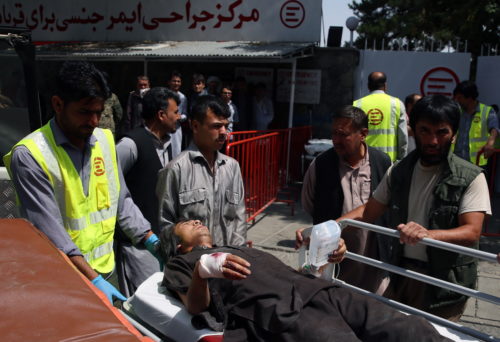 Σχεδόν 100 τραυματίες από επίθεση σε αστυνομικό τμήμα στην Καμπούλ