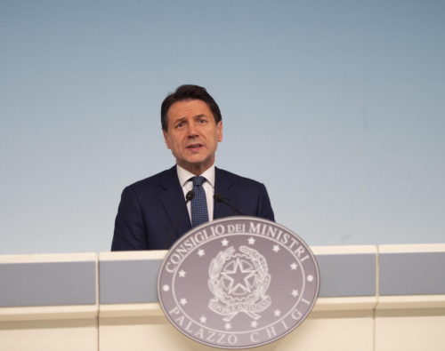 Η  Ιταλία σε αβεβαιότητα μετά την αιφνίδια κυβερνητική κρίση