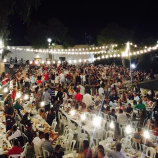 Στο Πανηγύρι που χορεύουν ο Θεός, το Καλοκαίρι και η Κοινότητα.